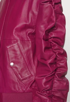 Mayra Jacket - Skinnjakke - Raspberry -SexyHair-butikk 0943b6c23a6e4847bb743a7805e82fdd scaled