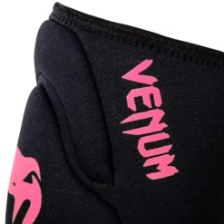 Venum Kontact Gel Knee Pad - Black/Neo Pink 7 Venum Kontact Gel Knee Pad - Black/Neo Pink -SexyHair-butikk 1 252F1 252F6 252F4 252F116497401dbd001db682aa67e6f2ccd8dc8e9030 kontact knee pad black neo pink 1500 04