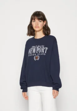 Hollister Co. Destination Trend Mom Crew - Sweatshirt - Navy