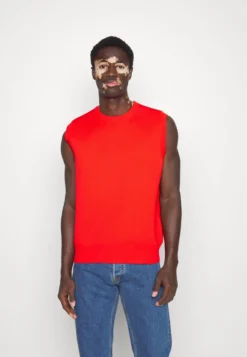 J.Lindeberg Vian Crewneck Slipover - Strikkegenser - Fiery Red -SexyHair-butikk 2db10f8632d14e3c97b3c541b97c77e7 scaled