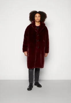 WEEKDAY Albin Coat Unisex - Vinterkåpe / -Frakk - Deep Winered