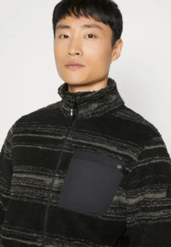 Indicode Jeans Inarwen - Fleecejakke - Black 9 Indicode Jeans Inarwen - Fleecejakke - Black -SexyHair-butikk 49162b045f6146b6a487371582350b0e scaled