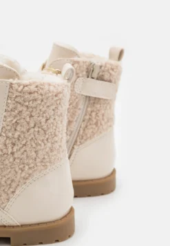 Friboo Snørestøvletter - Nude -SexyHair-butikk 4962b11886164aecbbd42ea690c24d22 scaled