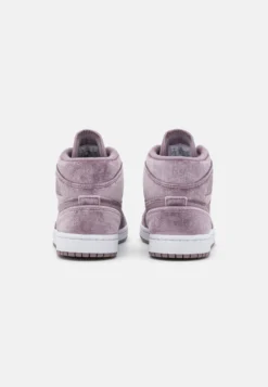 Wmns Air Jordan 1 Mid Se Edge - Høye Joggesko - Purple Smoke/White -SexyHair-butikk 4faa49d14fe343fcb3b52c7923dd29bb scaled