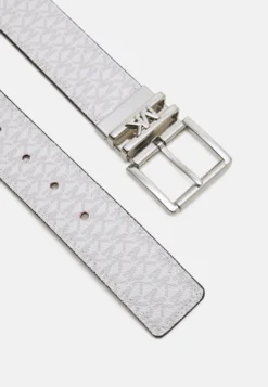 MICHAEL Michael Kors Logo Reversible Belt - Belte - White/Silver 6 MICHAEL Michael Kors Logo Reversible Belt - Belte - White/Silver -SexyHair-butikk 649806aaf2624fadbfee70a929ae6d6e scaled