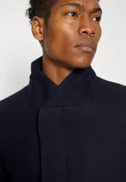 Hidden Button Placket - Klassisk Kåpe / Frakk - Navy -SexyHair-butikk 7575c89ff5984eceb8eb38bacd52fda4 scaled