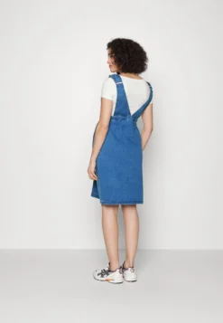 Mamalicious Mlpine Spencer Dress - Dongerikjole - Medium Blue Denim -SexyHair-butikk 8a57d12d1a884ee180e76b3ac4d50bd8 scaled