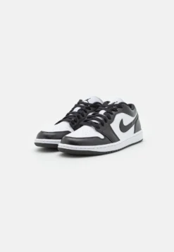 Air Jordan 1- Joggesko - White/Black -SexyHair-butikk 8d0436c8c5cc42758d4e5fb8775c6e27 scaled