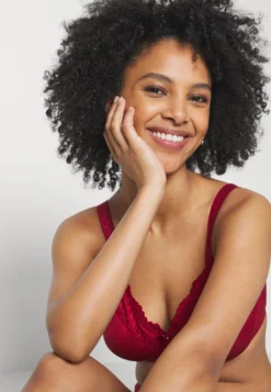 Triumph Ladyform Soft - Bøyle-Bh - Red 10 Triumph Ladyform Soft - Bøyle-Bh - Red -SexyHair-butikk 8d562fe1f41043b1afce825ef6ee8de3 scaled