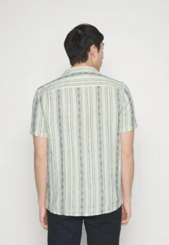 Pier One Skjorte - Off-White -SexyHair-butikk a8deee06615d446086fd1001c5407d2d scaled