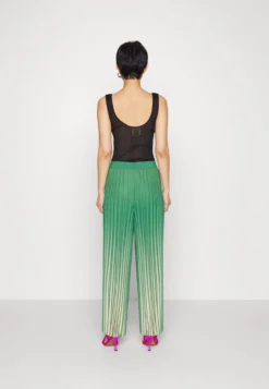 MARC CAIN Bukse - Moss Green -SexyHair-butikk bafb0ca2caa04b0d8719b39113da4219 scaled