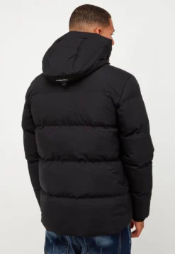Montana Short Puffer Jacket - Vinterjakke - Jet Black -SexyHair-butikk e810919845194c3f9322579952c26d4f scaled