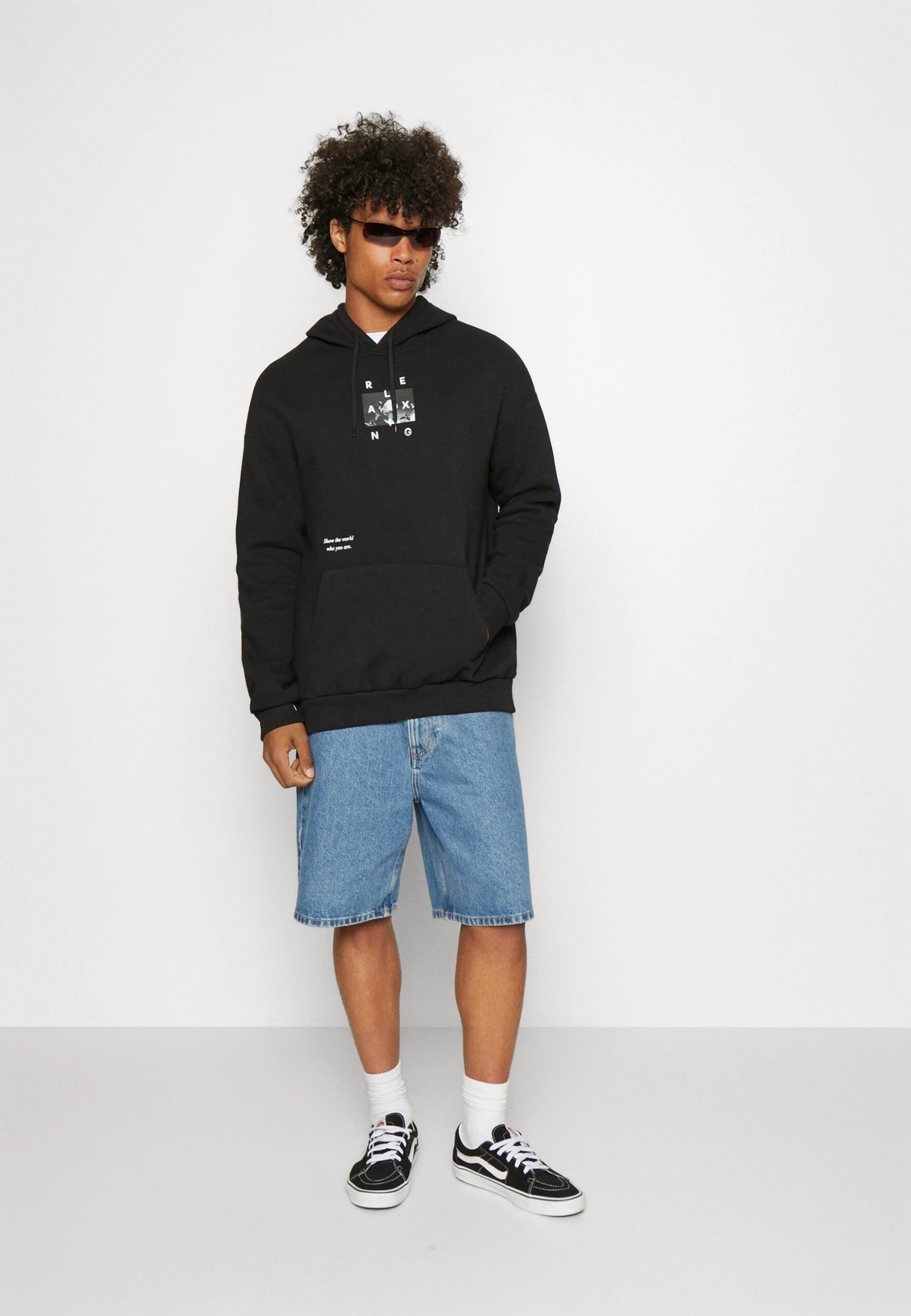 YOURTURN Yt-Zi-0122-0413Relaxed Hoodie / 802 - Black - Hoodie - 802 - Black 2 YOURTURN Yt-Zi-0122-0413Relaxed Hoodie / 802 - Black - Hoodie - 802 - Black - Bilde 2