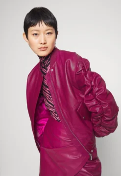 Mayra Jacket - Skinnjakke - Raspberry -SexyHair-butikk f22223899957475db2f8f7069aa43ee9 scaled