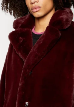 WEEKDAY Albin Coat Unisex - Vinterkåpe / -Frakk - Deep Winered -SexyHair-butikk f5ef88bbad0c4c0c8b0e3885445b30cb scaled